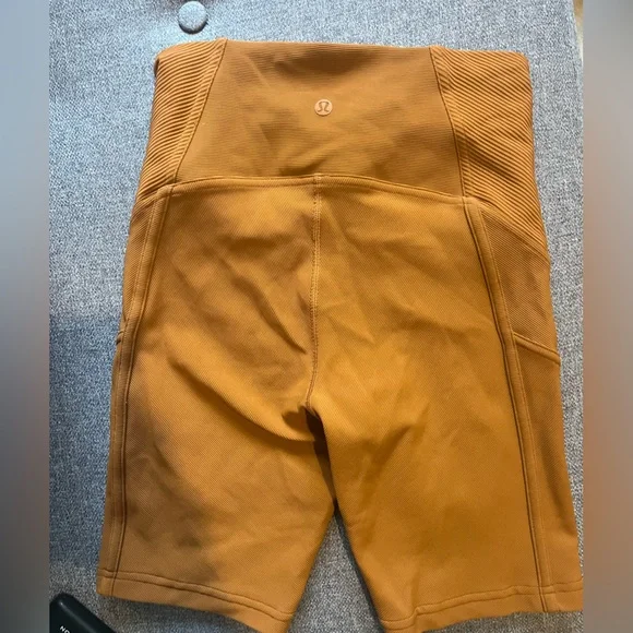 Lululemon 8” Align Ribbed Panel Shorts - Picture 5 of 7